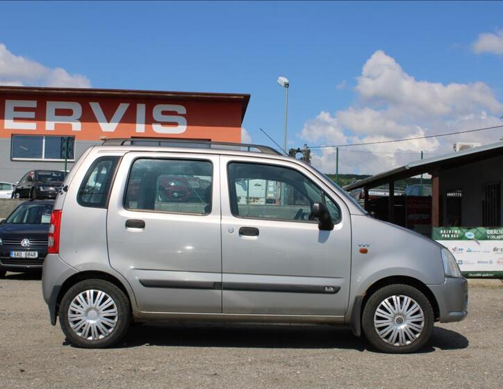 Suzuki Wagon R 4