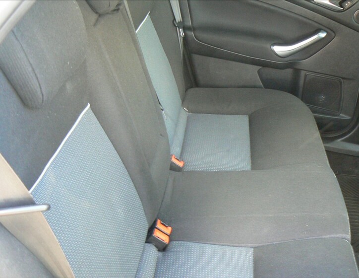 Ford Mondeo 18
