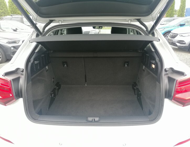 Audi Q2 24