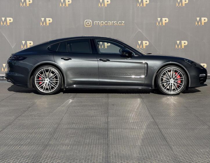 Porsche Panamera 4