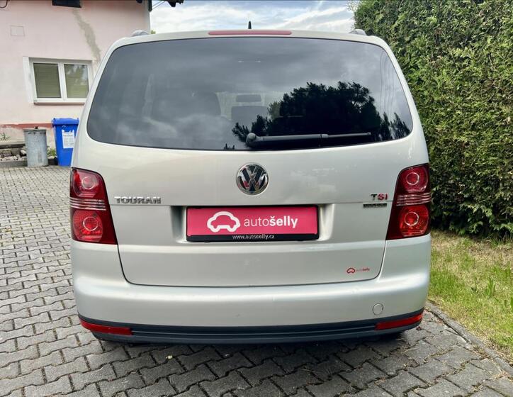 Volkswagen Touran 4