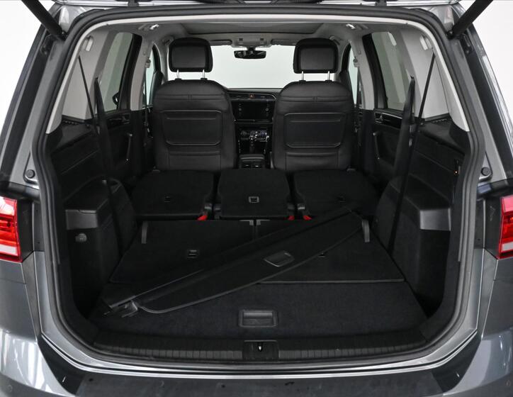 Volkswagen Touran 8