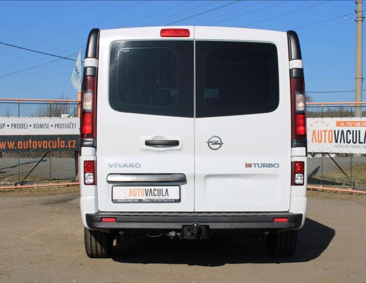 Opel Vivaro 6