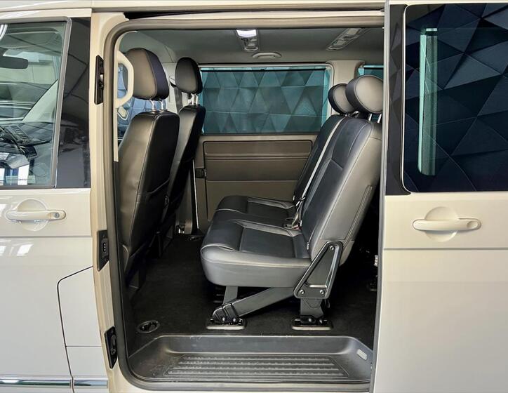 Volkswagen Caravelle 12