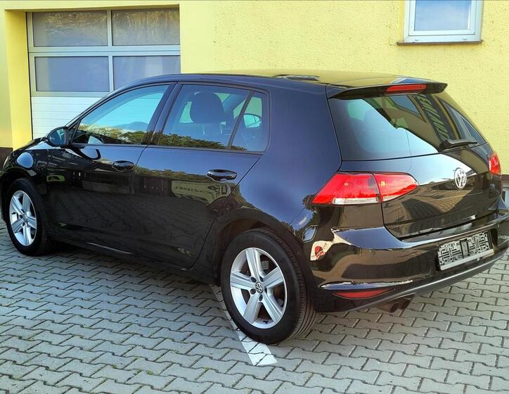 Volkswagen Golf 10