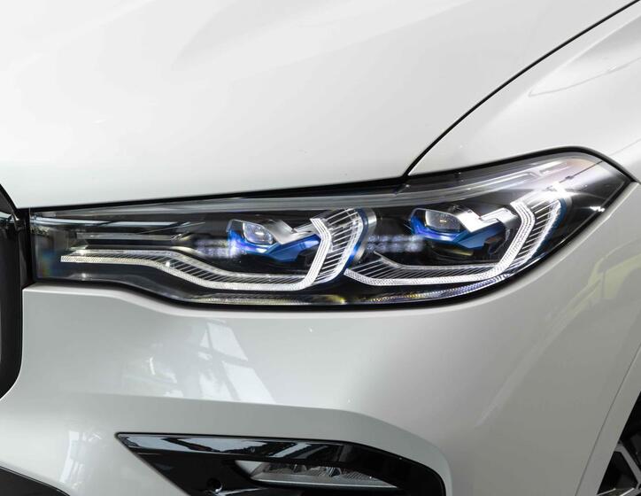 BMW X7 8