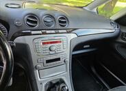 Ford Galaxy 13