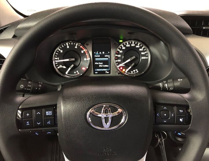 Toyota Hilux 15