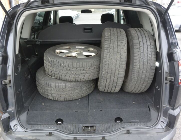Ford S-MAX 28
