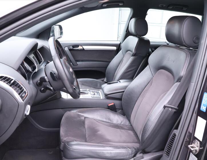 Audi Q7 13