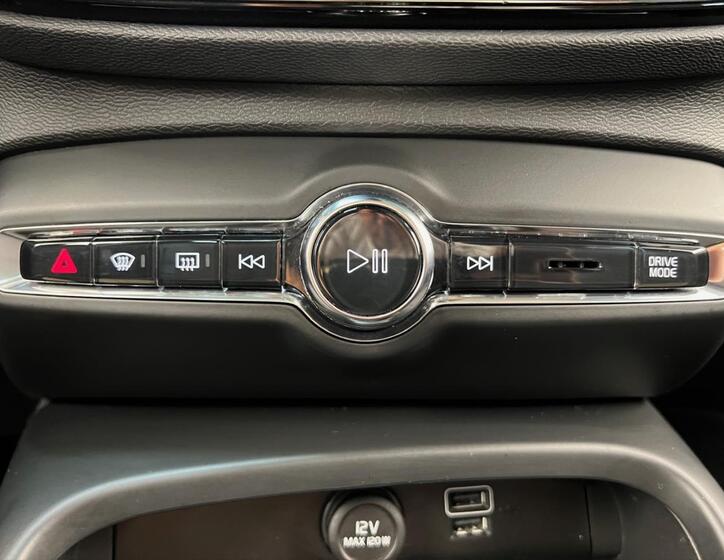 Volvo XC40 25