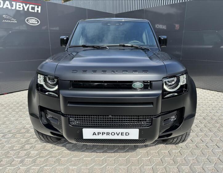 Land Rover Defender 4