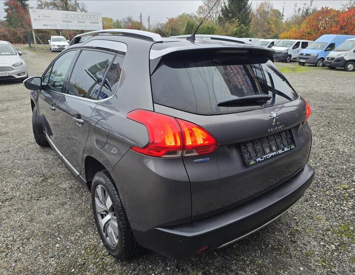 Peugeot 2008 6
