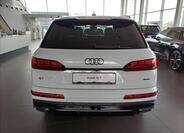 Audi Q7 6