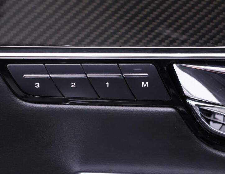 Jaguar XJ 20