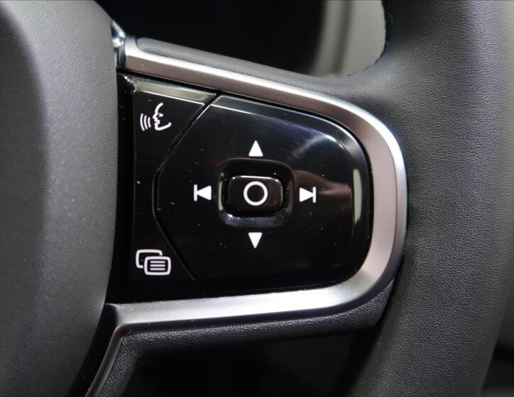 Volvo XC90 25