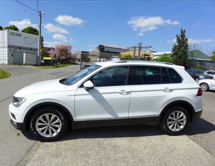 Volkswagen Tiguan 9