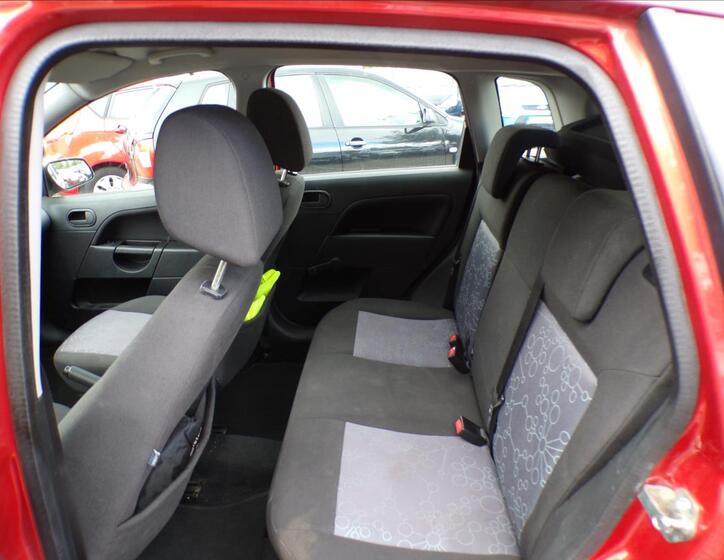 Ford Fiesta 13