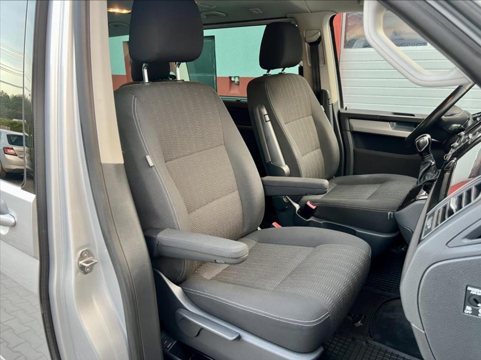 Volkswagen Multivan 18