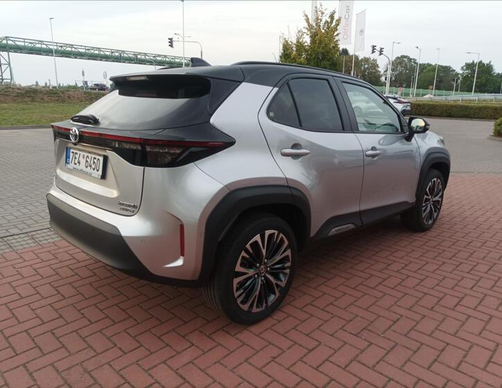 Toyota Yaris Cross 4