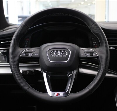 Audi Q8 8