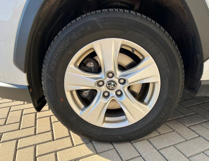 Toyota RAV4 25