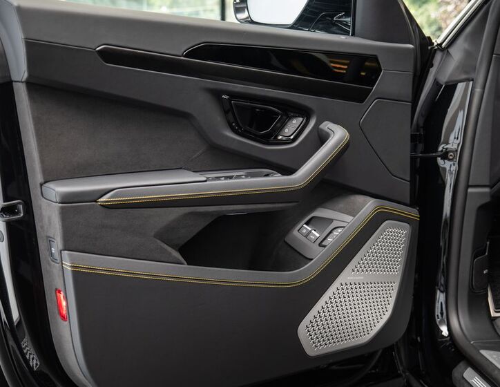 Lamborghini Urus 11