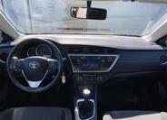 Toyota Auris 12