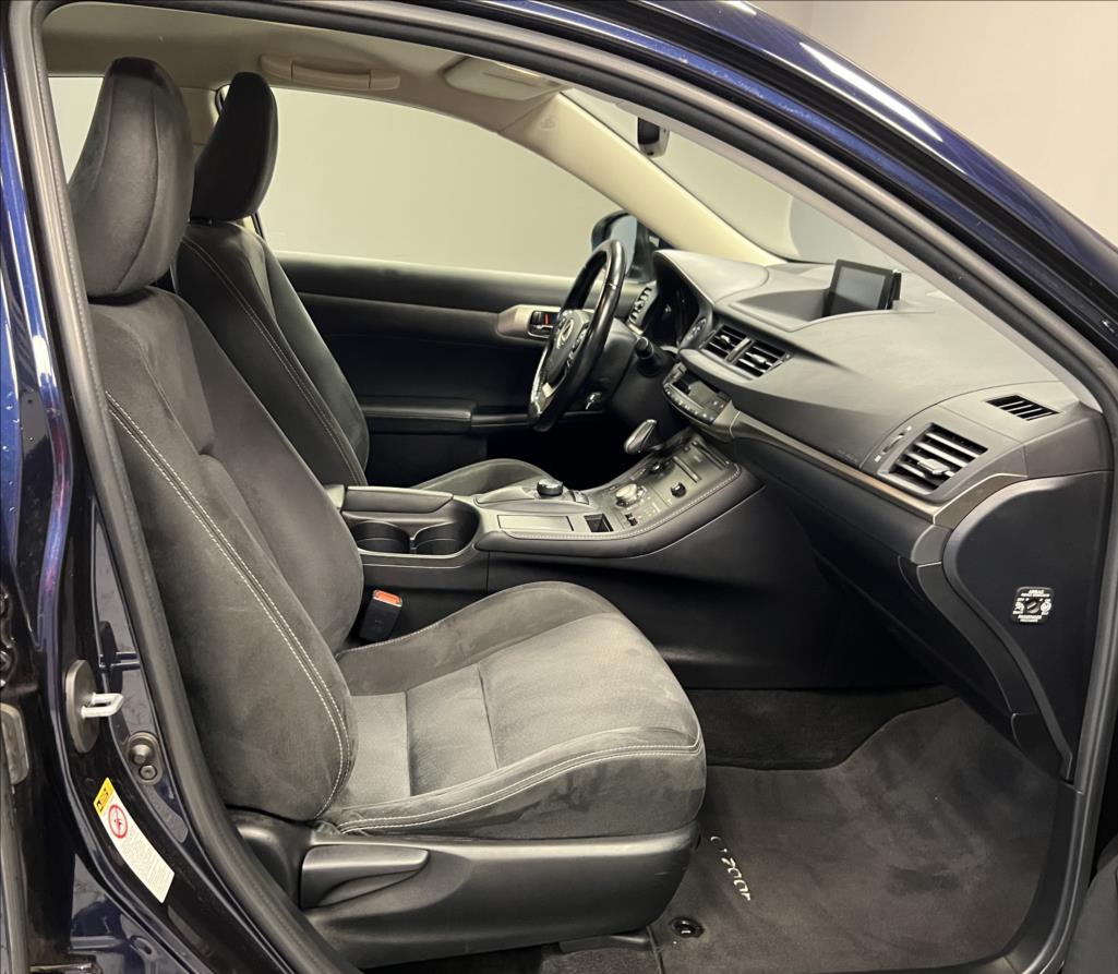 Lexus CT 200h
