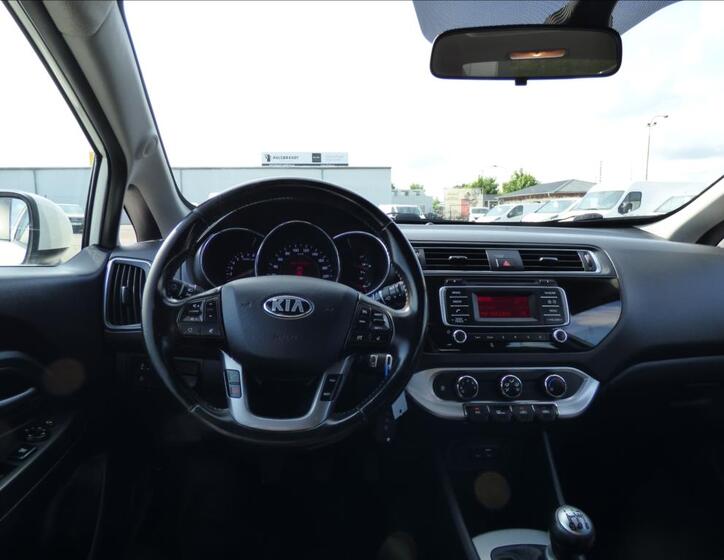KIA Rio 12
