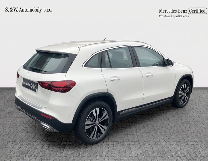 Mercedes-Benz GLA 5
