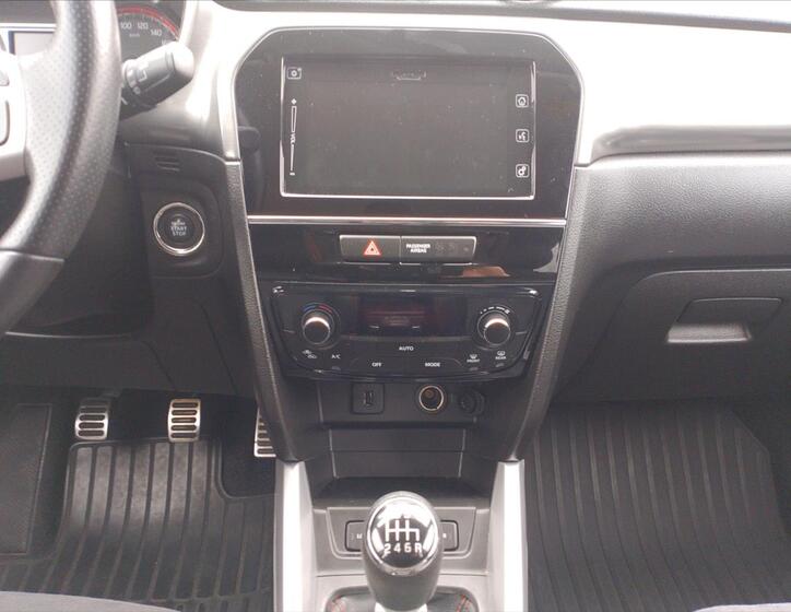 Suzuki Vitara 10