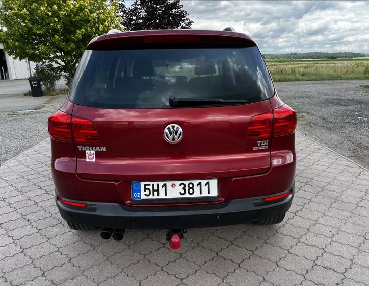 Volkswagen Tiguan 9