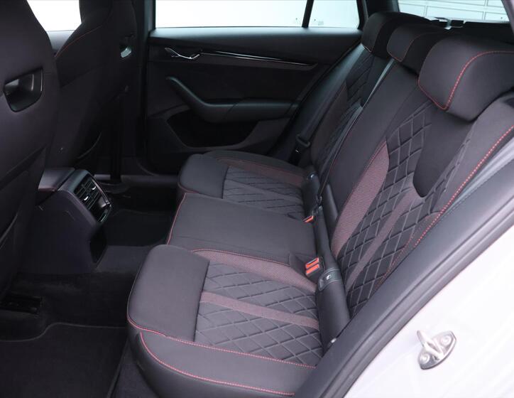 Škoda Octavia 16