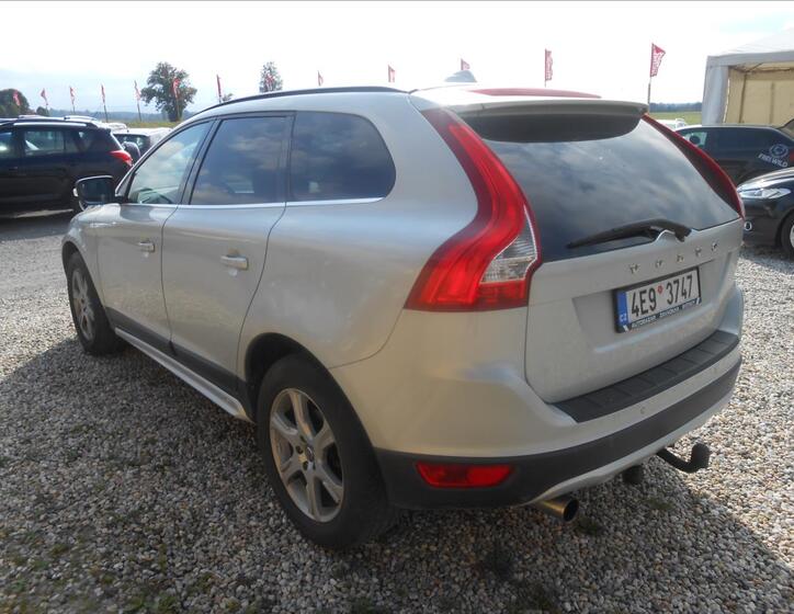 Volvo XC60 8