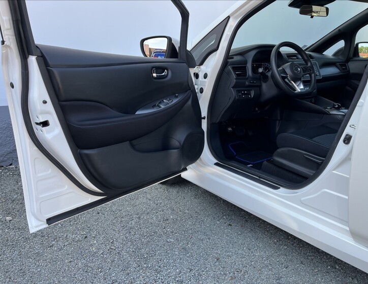 Nissan Leaf 44