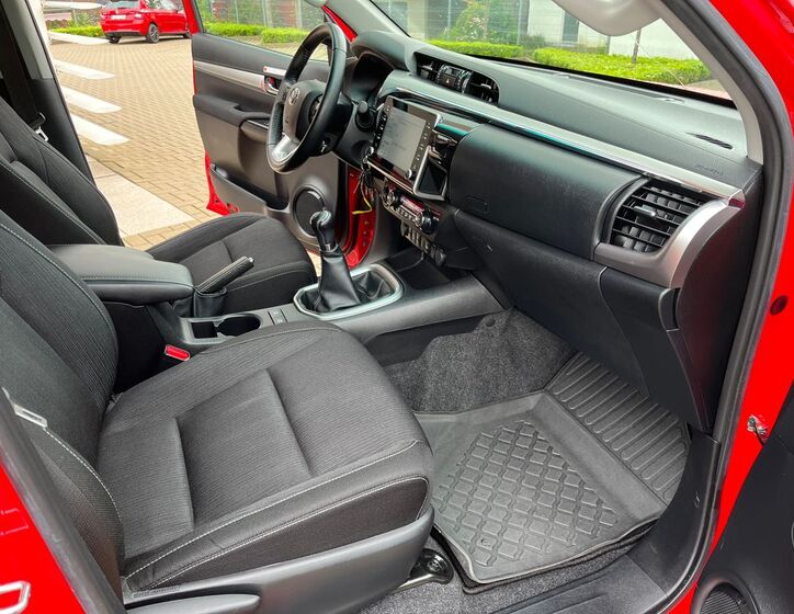 Toyota Hilux 17