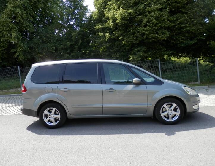 Ford Galaxy 10