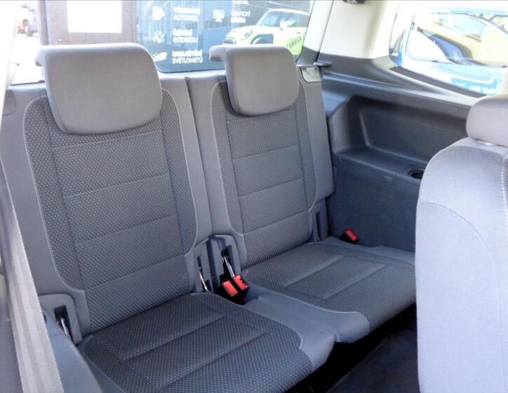 Volkswagen Touran 19