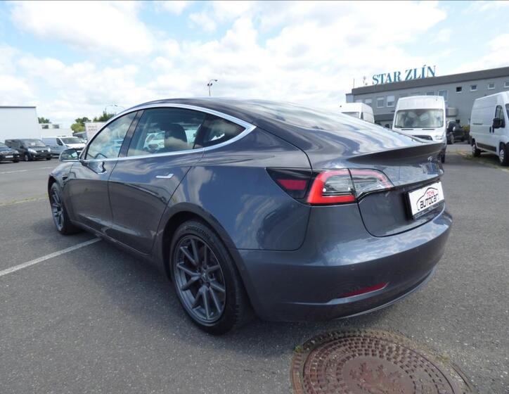 Tesla Model 3 5