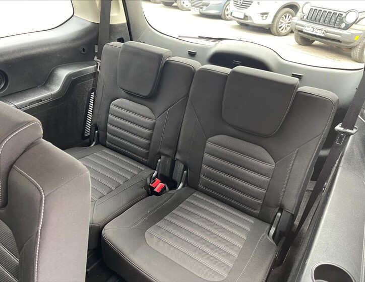 Ford Galaxy 29