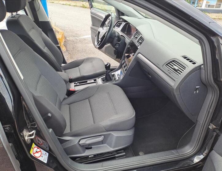 Volkswagen Golf 8