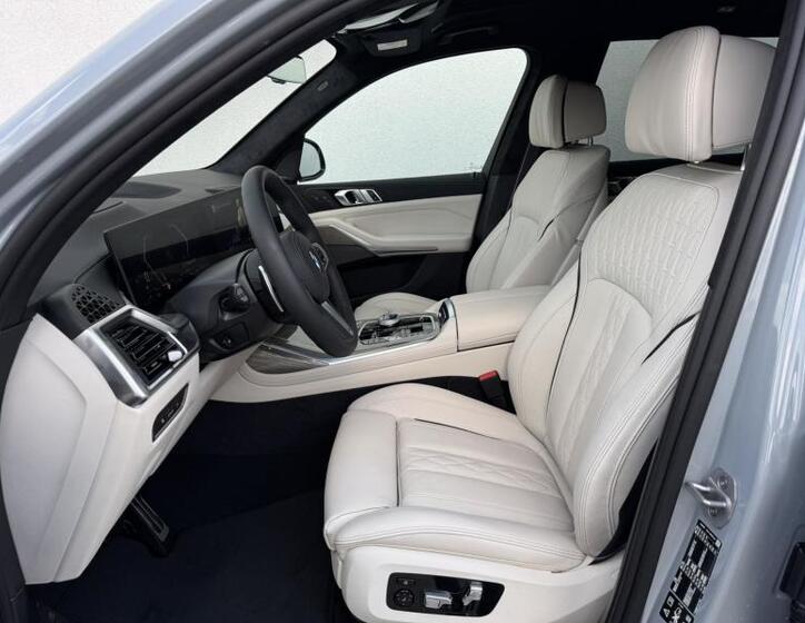 BMW X7 6