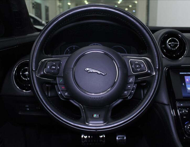 Jaguar XJ 9
