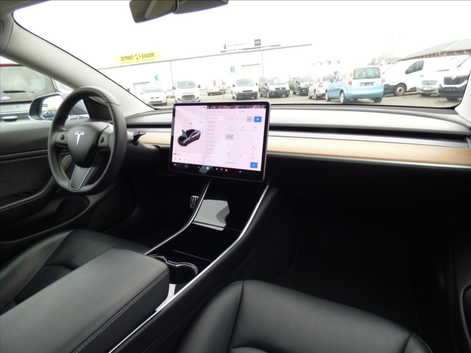 Tesla Model 3 43