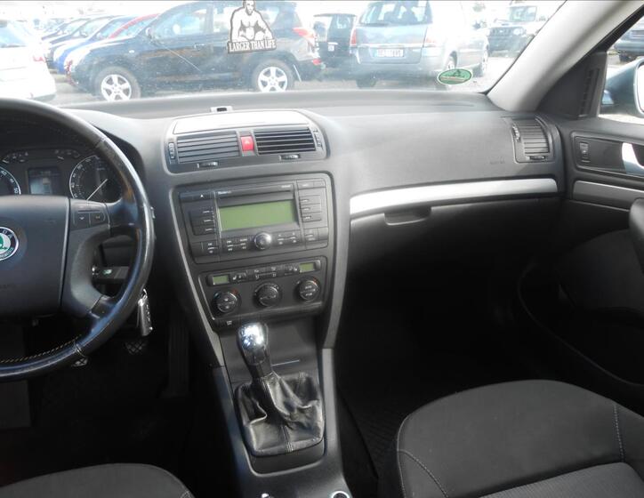 Škoda Octavia 14