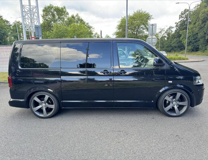Volkswagen Multivan 10