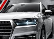 Audi Q7 8