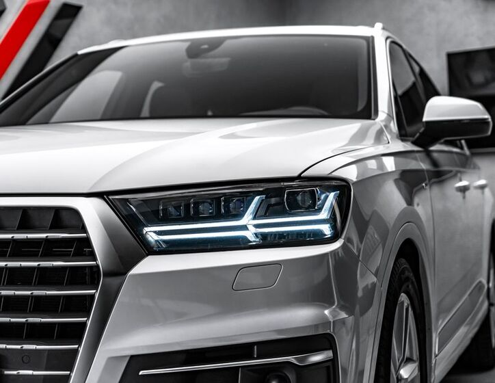 Audi Q7 8