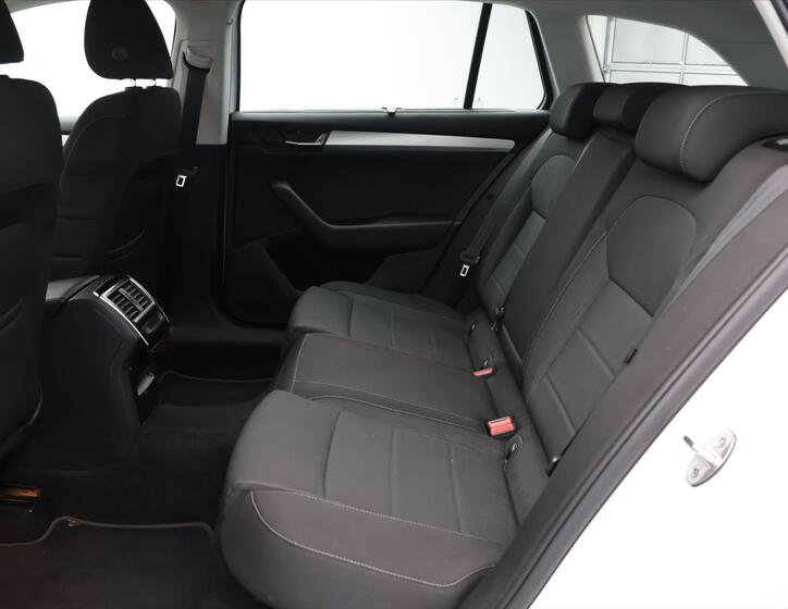 Škoda Superb 17